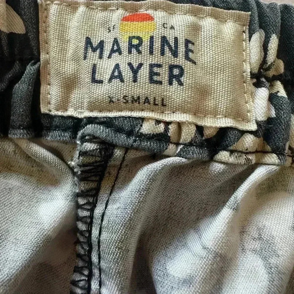 Marine Layer Allison Pant in a Floral Print - Picture 6 of 6